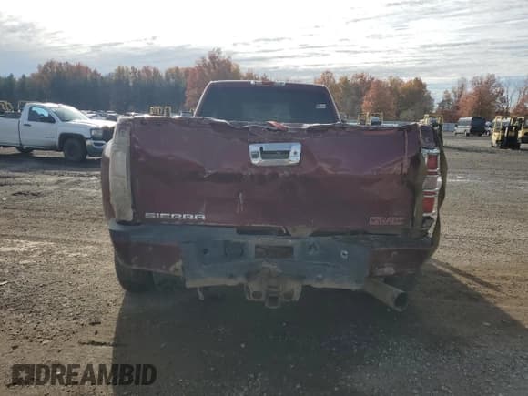 ✅ 2013 GMC Sierra 3500HD Denali • VIN: 1GT426C83DF150879 • Lot: 92981345. Wystawiony na Copart z przebiegiem 219 219 mil. Bezpłatny archiwum sprzedaży aukcyjnych z USA i szczegółowy raport historii pojazdu na DreamBid. Zdjęcie 6.