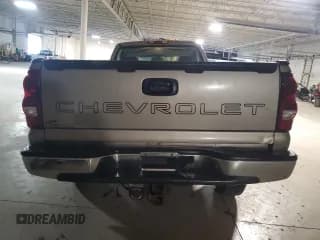 ✅ 2003 Chevrolet Silverado 2500 Work Truck • VIN: 1GCGC24U53Z346589 • Lot: 64644655. Wystawiony na Copart z przebiegiem Nie podano. Bezpłatny archiwum sprzedaży aukcyjnych z USA i szczegółowy raport historii pojazdu na DreamBid. Zdjęcie 6.