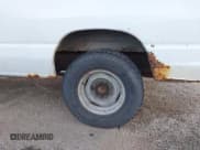 ✅ 2008 Ford Econoline Cargo Commercial • VIN: 1FTNE24W58DA97699 • Lot: 43768686. Wystawiony na IAAI z przebiegiem 195 181 mil. Bezpłatny archiwum sprzedaży aukcyjnych z USA i szczegółowy raport historii pojazdu na DreamBid. Zdjęcie 6.