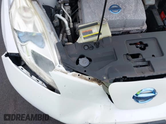 ✅ 2013 Nissan LEAF SV • VIN: 1N4AZ0CP1DC406124 • Lot: 41229287. Wystawiony na IAAI z przebiegiem 89 417 mil. Bezpłatny archiwum sprzedaży aukcyjnych z USA i szczegółowy raport historii pojazdu na DreamBid. Zdjęcie 16.