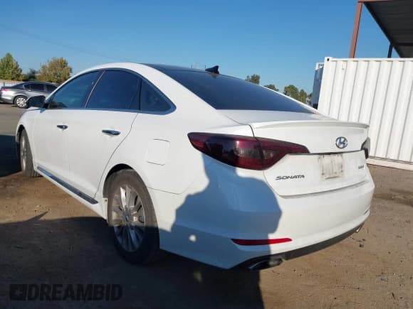 ✅ 2015 Hyundai Sonata Limited • VIN: 5NPE34AF3FH045808 • Лот: 43566850. Опубликован ранее на IAAI с пробегом 141 200 миль. Бесплатный доступ к архиву аукционных продаж из США и подробный отчёт об истории автомобиля на DreamBid. Изображение 3.