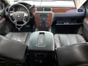 ✅ 2012 Chevrolet Suburban LT • VIN: 1GNSKJE7XCR261755 • Lot: 64262524. Wystawiony na Copart z przebiegiem 177 818 mil. Bezpłatny archiwum sprzedaży aukcyjnych z USA i szczegółowy raport historii pojazdu na DreamBid. Zdjęcie 8.