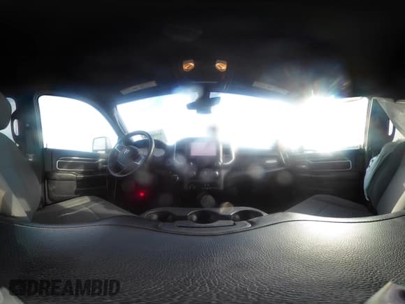 ✅ 2024 Ram 2500 Big Horn • VIN: 3C6UR5DJ5RG275886 • Lot: 43544114. Wystawiony na IAAI z przebiegiem 47 263 mil. Bezpłatny archiwum sprzedaży aukcyjnych z USA i szczegółowy raport historii pojazdu na DreamBid. Zdjęcie 18.