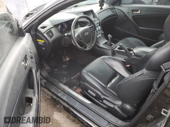 ✅ 2013 Hyundai Genesis Coupe 2.0T • VIN: KMHHT6KD2DU103895 • Lot: 63033935. Wystawiony na Copart z przebiegiem 226 018 mil. Bezpłatny archiwum sprzedaży aukcyjnych z USA i szczegółowy raport historii pojazdu na DreamBid. Zdjęcie 8.