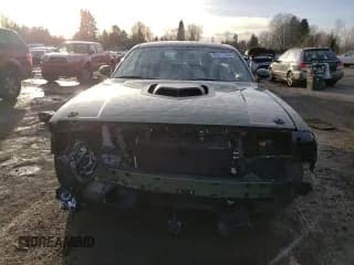 ✅ 2022 Dodge Challenger R/T Scat Pack Widebody • VIN: 2C3CDZFJ8NH136499 • Lot: 40611233. Wystawiony na Copart z przebiegiem 22 658 mil. Bezpłatny archiwum sprzedaży aukcyjnych z USA i szczegółowy raport historii pojazdu na DreamBid. Zdjęcie 5.