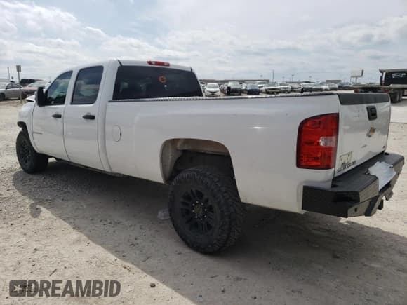 ✅ 2008 Chevrolet Silverado 2500HD 1LT • VIN: 1GCHC23698F149232 • Lot: 46523524. Wystawiony na Copart z przebiegiem 141 437 mil. Bezpłatny archiwum sprzedaży aukcyjnych z USA i szczegółowy raport historii pojazdu na DreamBid. Zdjęcie 2.