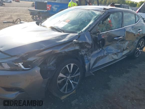 ✅ 2018 Nissan Maxima SV • VIN: 1N4AA6AP3JC368629 • Lot: 43047653. Wystawiony na IAAI z przebiegiem 73 867 mil. Bezpłatny archiwum sprzedaży aukcyjnych z USA i szczegółowy raport historii pojazdu na DreamBid. Zdjęcie 6.