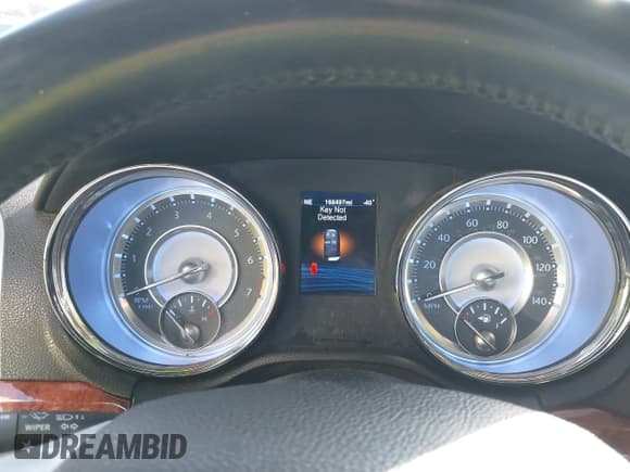 ✅ 2014 Chrysler 300 Uptown Edition • VIN: 2C3CCAAG0EH286686 • Лот: 43532290. Опубликован ранее на IAAI с пробегом 168 497 миль. Бесплатный доступ к архиву аукционных продаж из США и подробный отчёт об истории автомобиля на DreamBid. Изображение 7.