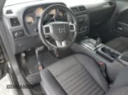 ✅ 2013 Dodge Challenger SXT • VIN: 2C3CDYAG4DH641542 • Lot: 44901395. Wystawiony na Copart z przebiegiem 99 952 mil. Bezpłatny archiwum sprzedaży aukcyjnych z USA i szczegółowy raport historii pojazdu na DreamBid. Zdjęcie 8.