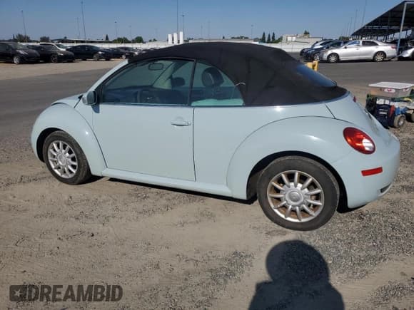 ✅ 2006 Volkswagen Beetle • VIN: 3VWRF31Y76M320169 • Lot: 60538275. Wystawiony na Copart z przebiegiem 130 958 mil. Bezpłatny archiwum sprzedaży aukcyjnych z USA i szczegółowy raport historii pojazdu na DreamBid. Zdjęcie 2.