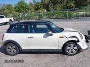 ✅ 2018 MINI Hardtop Cooper • VIN: WMWXP5C58J3D01971 • Лот: 41972231. Опубликован ранее на IAAI с пробегом 86 709 миль. Бесплатный доступ к архиву аукционных продаж из США и подробный отчёт об истории автомобиля на DreamBid. Изображение 13.