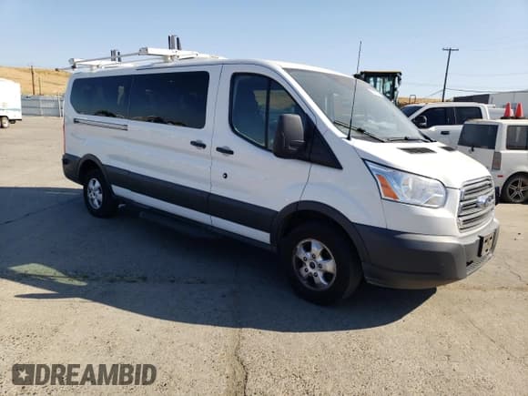 ✅ 2018 Ford Transit Passenger XL • VIN: 1FBZX2YG9JKA72955 • Lot: 59350194. Listed on Copart with 151,401 mi. Free auction sales archive from the USA and detailed vehicle history report at DreamBid. Image 4.