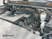 ✅ 2020 Chevrolet Tahoe LT • VIN: 1GNSCBKC4LR140921 • Lot: 42257562. Wystawiony na IAAI z przebiegiem 62 161 mil. Bezpłatny archiwum sprzedaży aukcyjnych z USA i szczegółowy raport historii pojazdu na DreamBid. Zdjęcie 18.