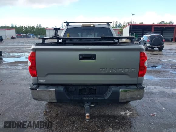 ✅ 2015 Toyota Tundra SR • VIN: 5TFRM5F18FX093942 • Lot: 42969303. Wystawiony na IAAI z przebiegiem 211 396 mil. Bezpłatny archiwum sprzedaży aukcyjnych z USA i szczegółowy raport historii pojazdu na DreamBid. Zdjęcie 17.