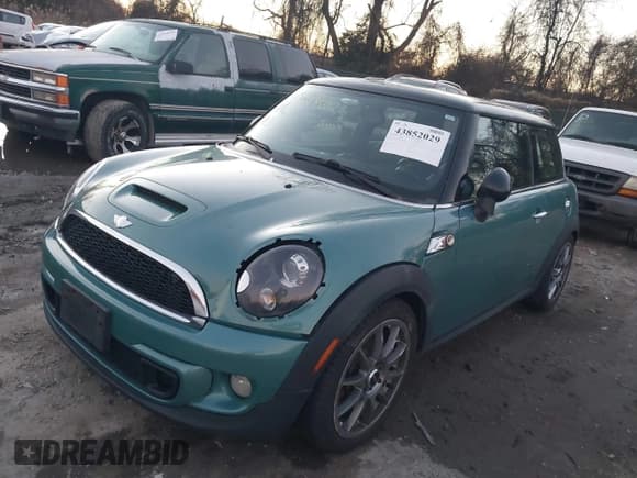 ✅ 2012 MINI Hardtop S • VIN: WMWSV3C5XCT385392 • Lot: 43852029. Listed on IAAI with 150,969 mi. Free auction sales archive from the USA and detailed vehicle history report at DreamBid. Image 6.