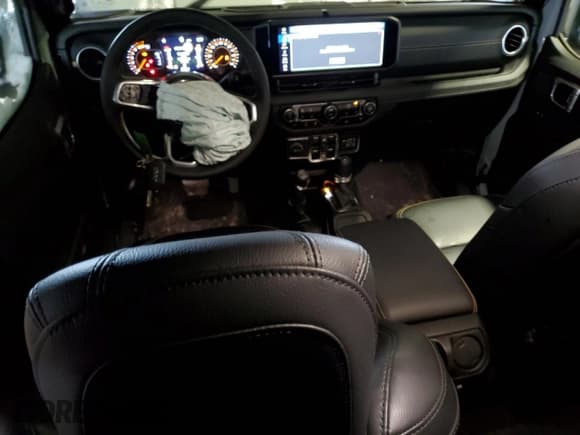 ✅ 2024 Jeep Wrangler Sahara • VIN: 1C4PJXEG3RW329991 • Lot: 87394494. Listed on Copart with 3,684 mi. Free auction sales archive from the USA and detailed vehicle history report at DreamBid. Image 8.