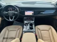 ✅ 2019 Audi Q8 Premium • VIN: WA1AVAF12KD018856 • Lot: 70913185. Wystawiony na Copart z przebiegiem 122 353 mil. Bezpłatny archiwum sprzedaży aukcyjnych z USA i szczegółowy raport historii pojazdu na DreamBid. Zdjęcie 10.