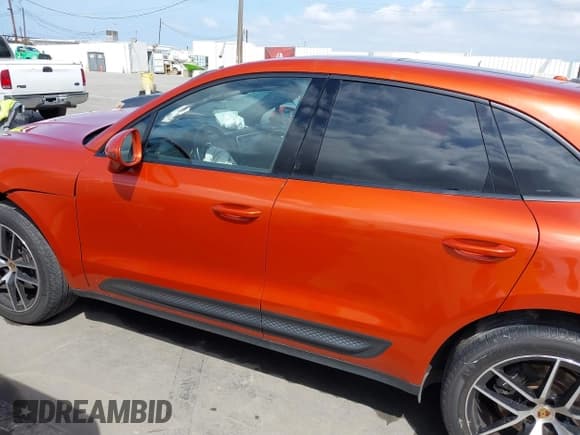 ✅ 2022 Porsche Macan • VIN: WP1AA2A58NLB02500 • Lot: 41814621. Wystawiony na IAAI z przebiegiem 54 765 mil. Bezpłatny archiwum sprzedaży aukcyjnych z USA i szczegółowy raport historii pojazdu na DreamBid. Zdjęcie 14.