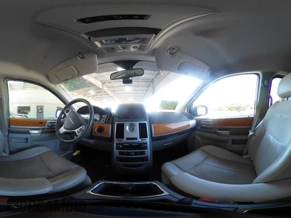 ✅ 2010 Chrysler Town & Country Limited • VIN: 2A4RR7DX4AR451835 • Lot: 42292260. Wystawiony na IAAI z przebiegiem 184 666 mil. Bezpłatny archiwum sprzedaży aukcyjnych z USA i szczegółowy raport historii pojazdu na DreamBid. Zdjęcie 18.