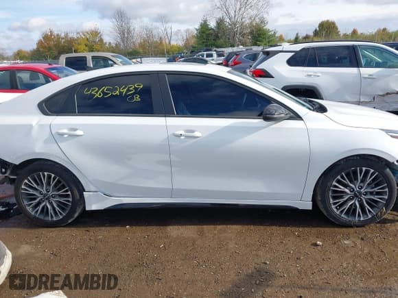 ✅ 2022 Kia Forte GT-Line • VIN: 3KPF54AD6NE426584 • Лот: 43652439. Опубликован ранее на IAAI с пробегом 88 091 миль. Бесплатный доступ к архиву аукционных продаж из США и подробный отчёт об истории автомобиля на DreamBid. Изображение 14.