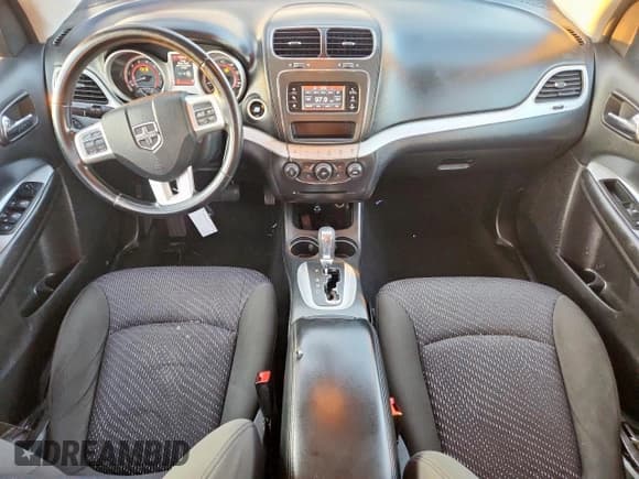 ✅ 2019 Dodge Journey SE • VIN: 3C4PDCBB2KT773951 • Lot: 82216875. Wystawiony na Copart z przebiegiem 93 246 mil. Bezpłatny archiwum sprzedaży aukcyjnych z USA i szczegółowy raport historii pojazdu na DreamBid. Zdjęcie 8.