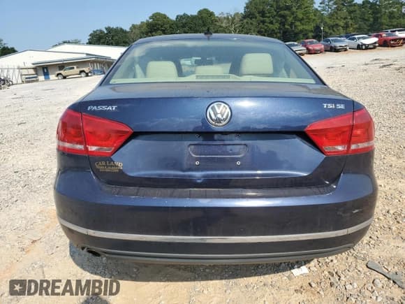 ✅ 2015 Volkswagen Passat SE • VIN: 1VWBT7A3XFC035778 • Лот: 80620865. Опубликован ранее на Copart с пробегом Не указан. Бесплатный доступ к архиву аукционных продаж из США и подробный отчёт об истории автомобиля на DreamBid. Изображение 6.