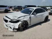 ✅ 2018 BMW M2 • VIN: WBS1J5C51JVD36522 • Lot: 61423854. Wystawiony na Copart z przebiegiem 57 933 mil. Bezpłatny archiwum sprzedaży aukcyjnych z USA i szczegółowy raport historii pojazdu na DreamBid. Zdjęcie 1.