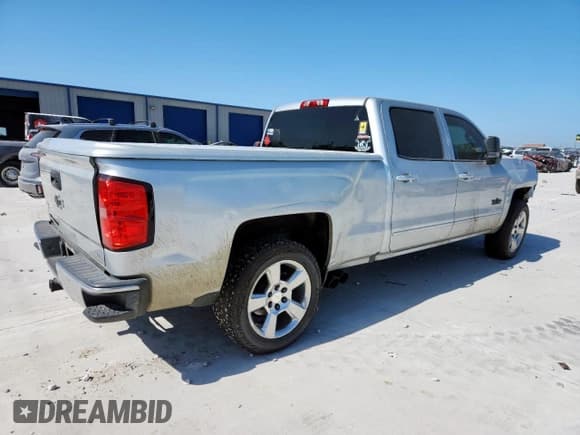 ✅ 2018 Chevrolet Silverado 1500 LT • VIN: 1GCPCREC1JF216385 • Lot: 66747215. Wystawiony na Copart z przebiegiem Nie podano. Bezpłatny archiwum sprzedaży aukcyjnych z USA i szczegółowy raport historii pojazdu na DreamBid. Zdjęcie 3.