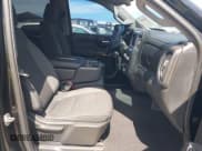 ✅ 2019 Chevrolet Silverado 1500 RST • VIN: 1GCUYEED1KZ113800 • Lot: 43293909. Wystawiony na IAAI z przebiegiem 115 803 mil. Bezpłatny archiwum sprzedaży aukcyjnych z USA i szczegółowy raport historii pojazdu na DreamBid. Zdjęcie 5.