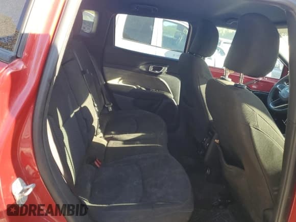 ✅ 2024 Jeep Compass Sport • VIN: 3C4NJDAN1RT599771 • Lot: 85825485. Wystawiony na Copart z przebiegiem 35 550 mil. Bezpłatny archiwum sprzedaży aukcyjnych z USA i szczegółowy raport historii pojazdu na DreamBid. Zdjęcie 11.