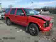2002 Chevrolet Blazer LS z VIN 1GNDT13W82K225084, wystawiony jako Copart lot #80815644 z przebiegiem 107 485 mil mil oraz Szkoda całkowita • Salvage title. Historia ofert i sprzedaży dostępna na DreamBid. Obrazek 4.