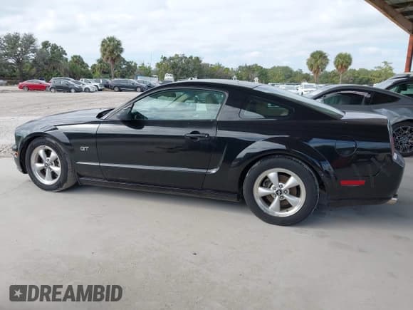 ✅ 2007 Ford Mustang GT Deluxe • VIN: 1ZVHT82H375278641 • Lot: 43571420. Listed on IAAI with 139,690 mi. Free auction sales archive from the USA and detailed vehicle history report at DreamBid. Image 14.