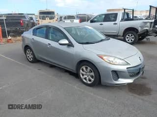 ✅ 2012 Mazda 3 i Sport • VIN: JM1BL1UF9C1528218 • Lot: 43188744. Wystawiony na IAAI z przebiegiem 108 359 mil. Bezpłatny archiwum sprzedaży aukcyjnych z USA i szczegółowy raport historii pojazdu na DreamBid. Zdjęcie 1.