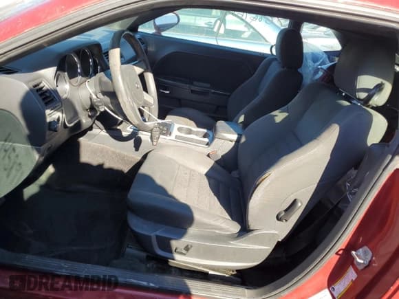 ✅ 2010 Dodge Challenger SE • VIN: 2B3CJ4DV4AH279118 • Lot: 75869614. Wystawiony na Copart z przebiegiem 145 891 mil. Bezpłatny archiwum sprzedaży aukcyjnych z USA i szczegółowy raport historii pojazdu na DreamBid. Zdjęcie 7.