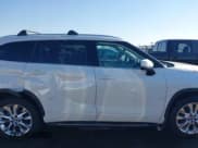 ✅ 2020 Toyota Highlander Limited • VIN: 5TDDZRBH5LS004285 • Lot: 43815691. Wystawiony na IAAI z przebiegiem 40 026 mil. Bezpłatny archiwum sprzedaży aukcyjnych z USA i szczegółowy raport historii pojazdu na DreamBid. Zdjęcie 13.