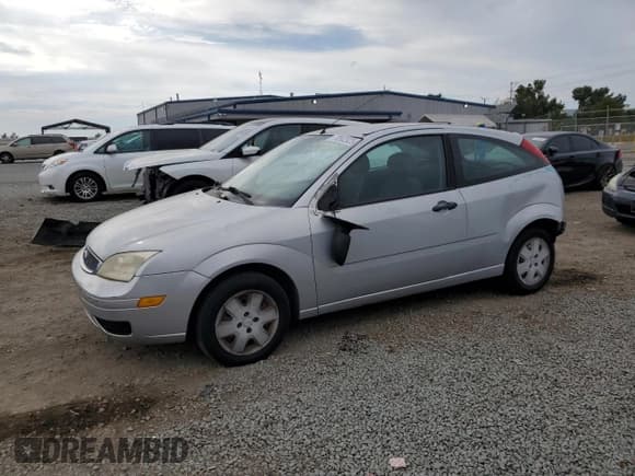 ✅ 2007 Ford Focus S • VIN: 1FAFP31N27W198871 • Лот: 70562925. Опубликован ранее на Copart с пробегом 112 022 миль. Бесплатный доступ к архиву аукционных продаж из США и подробный отчёт об истории автомобиля на DreamBid. Изображение 1.