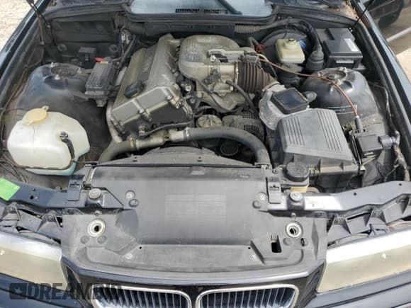 ✅ 1995 BMW 3 Series 318i • VIN: WBABK5320SEC85706 • Лот: 68200175. Опубликован ранее на Copart с пробегом 112 075 миль. Бесплатный доступ к архиву аукционных продаж из США и подробный отчёт об истории автомобиля на DreamBid. Изображение 11.