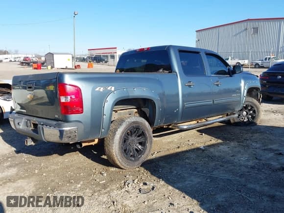 ✅ 2009 Chevrolet Silverado 2500HD LT • VIN: 1GCHK53K49F133555 • Лот: 41231398. Опубликован ранее на IAAI с пробегом Не указан. Бесплатный доступ к архиву аукционных продаж из США и подробный отчёт об истории автомобиля на DreamBid. Изображение 4.