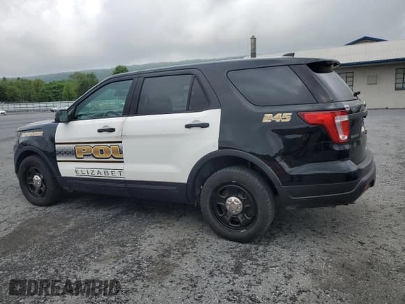 ✅ 2018 Ford Police Interceptor Utility • VIN: 1FM5K8AR6JGA58260 • Lot: 56111625. Wystawiony na Copart z przebiegiem 37 498 mil. Bezpłatny archiwum sprzedaży aukcyjnych z USA i szczegółowy raport historii pojazdu na DreamBid. Zdjęcie 2.