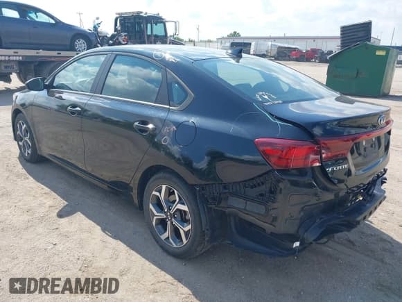 ✅ 2021 Kia Forte LXS • VIN: 3KPF24AD6ME287337 • Lot: 42376196. Listed on IAAI with 31,406 mi. Free auction sales archive from the USA and detailed vehicle history report at DreamBid. Image 3.