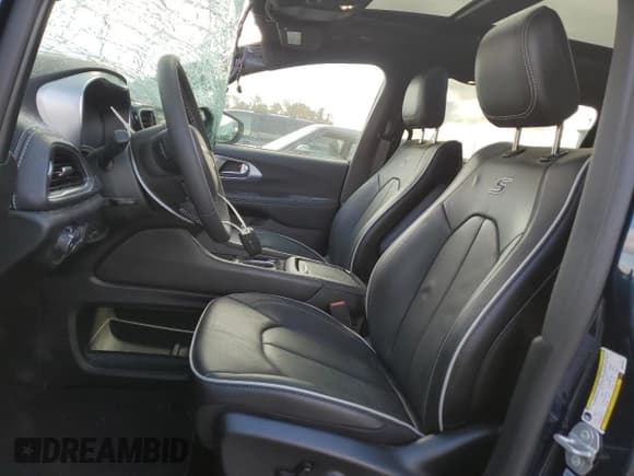 ✅ 2025 Chrysler Pacifica Limited • VIN: 2C4RC3GG6SR613834 • Lot: 90434985. Listed on Copart with 5,877 mi. Free auction sales archive from the USA and detailed vehicle history report at DreamBid. Image 7.