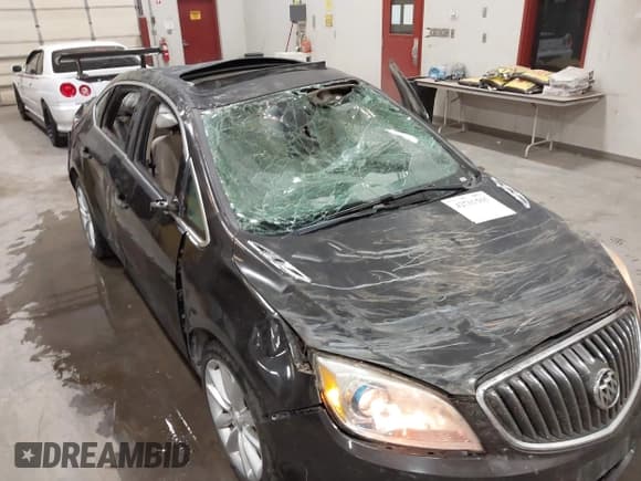 ✅ 2014 Buick Verano Group • VIN: 1G4PS5SK1E4135679 • Lot: 42701565. Wystawiony na IAAI z przebiegiem 105 400 mil. Bezpłatny archiwum sprzedaży aukcyjnych z USA i szczegółowy raport historii pojazdu na DreamBid. Zdjęcie 6.