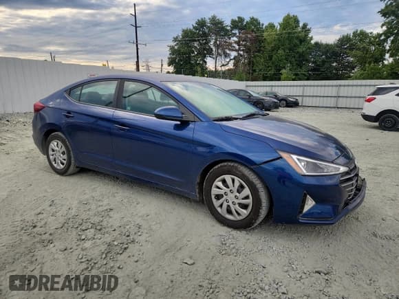 ✅ 2019 Hyundai Elantra SE • VIN: 5NPD74LF0KH453318 • Lot: 70496785. Listed on Copart with 81,296 mi. Free auction sales archive from the USA and detailed vehicle history report at DreamBid. Image 4.