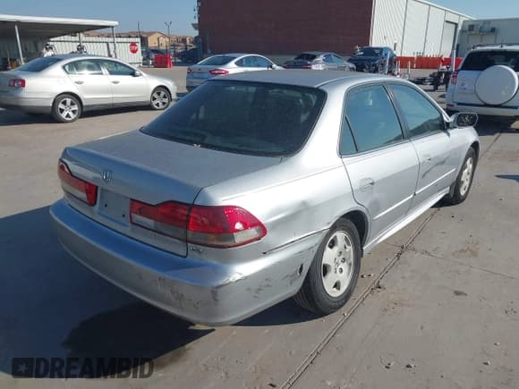 ✅ 2002 Honda Accord EX • VIN: 1HGCG16502A054138 • Lot: 43362519. Listed on IAAI with 157,849 mi. Free auction sales archive from the USA and detailed vehicle history report at DreamBid. Image 4.