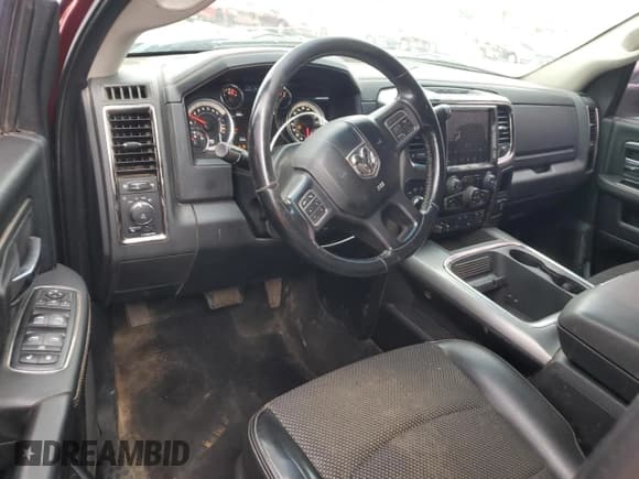 ✅ 2018 Ram 2500 Big Horn • VIN: 3C6UR5MJ2JG169982 • Lot: 85539225. Wystawiony na Copart z przebiegiem 172 979 mil. Bezpłatny archiwum sprzedaży aukcyjnych z USA i szczegółowy raport historii pojazdu na DreamBid. Zdjęcie 8.