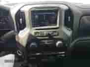 2023 Chevrolet Silverado 1500 Work Truck z VIN 1GCUDAED3PZ183973, wystawiony jako IAAI lot #43624318 z przebiegiem 66 196 mil mil oraz . Historia ofert i sprzedaży dostępna na DreamBid. Obrazek 5.