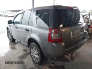 ✅ 2008 Land Rover LR2 SE • VIN: SALFS24N58H031546 • Lot: 43573918. Wystawiony na IAAI z przebiegiem 211 576 mil. Bezpłatny archiwum sprzedaży aukcyjnych z USA i szczegółowy raport historii pojazdu na DreamBid. Zdjęcie 3.