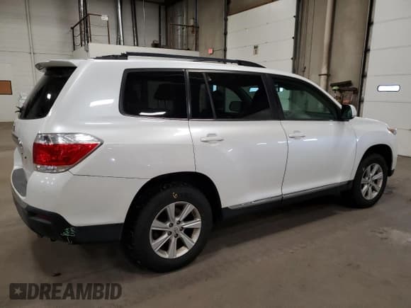 ✅ 2011 Toyota Highlander • VIN: 5TDBK3EH0BS065353 • Lot: 71618825. Wystawiony na Copart z przebiegiem 198 832 mil. Bezpłatny archiwum sprzedaży aukcyjnych z USA i szczegółowy raport historii pojazdu na DreamBid. Zdjęcie 3.