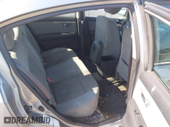 ✅ 2010 Nissan Sentra 2.0 • VIN: 3N1AB6AP3AL717190 • Lot: 42843956. Listed on IAAI with 177,984 mi. Free auction sales archive from the USA and detailed vehicle history report at DreamBid. Image 8.