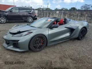 2023 Chevrolet Corvette 3LZ с VIN 1G1YF3D38P5603064, выставлен на аукционе Copart как лот 44705965 с пробегом 3 274 миль миль и Списание • Salvage title. История ставок и продаж доступна на DreamBid. Изображение 1.